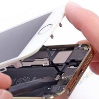 Чистка динамика/микрофона iPhone 5C от пыли (со вскрытием устройства)