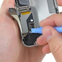 Замена датчика приближения к уху iPhone SE